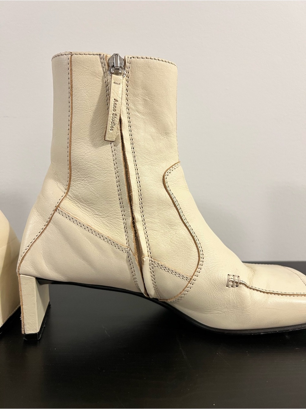 Acne Studios Women’s Cream Leather Square-Toe Ankle Boots Size EU 35 - Picture 3 of 13